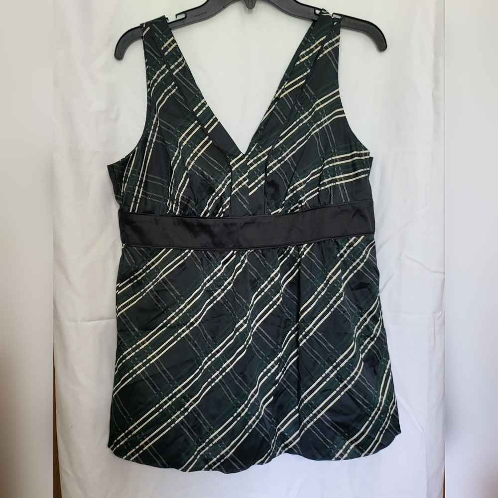 NWT New York & Co Green Plaid Sleeveless V-Neck & Back Satin Peplum Blouse Sz 10